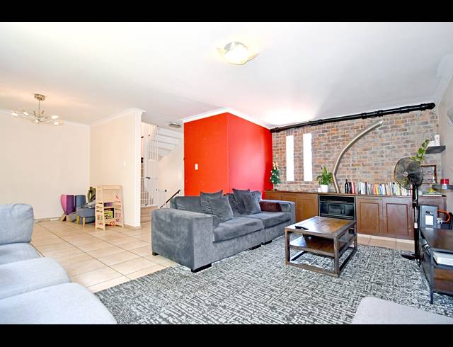 4 BEDROOM TOWNHOUSE FOR SALE IN ATHOLL